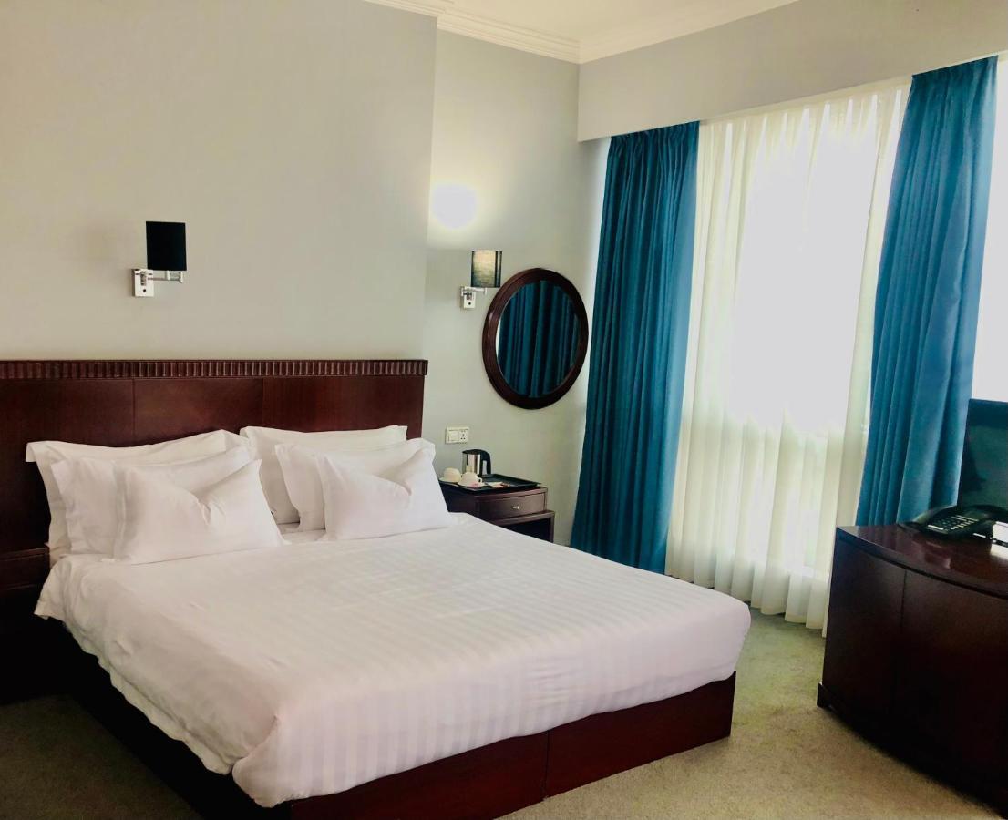 Hotel Aisi Batumi Luaran gambar