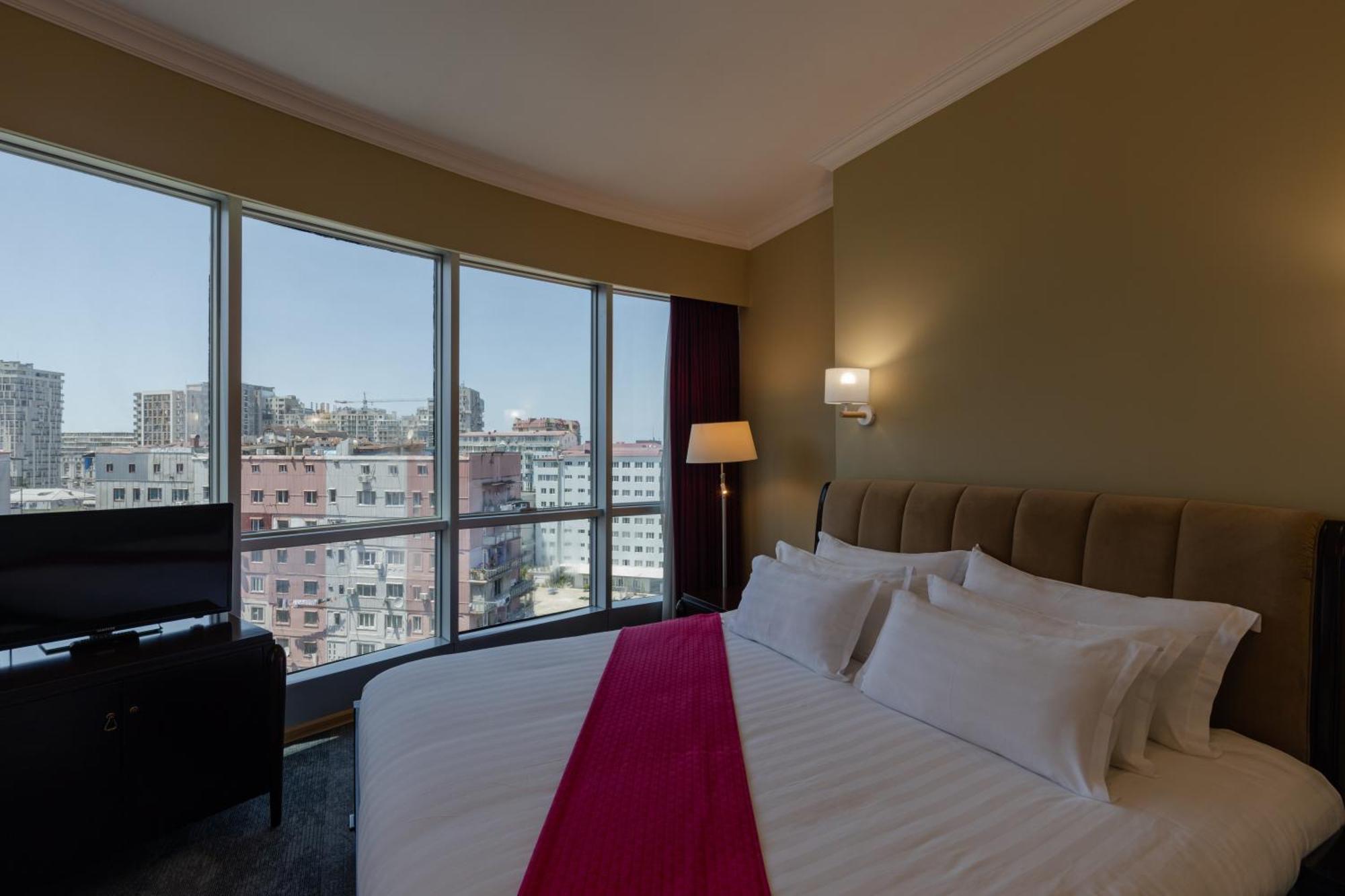 Hotel Aisi Batumi Luaran gambar
