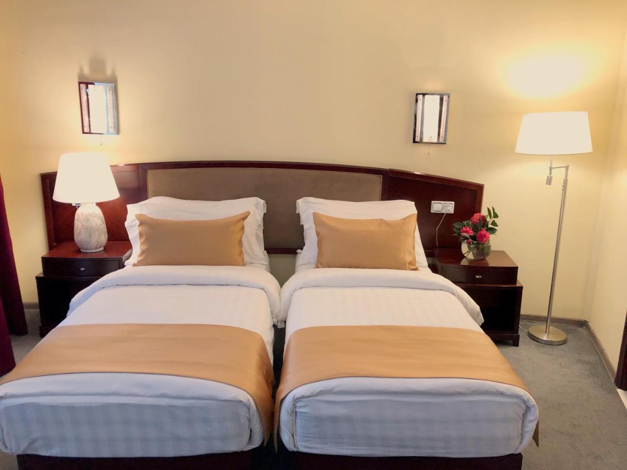 Hotel Aisi Batumi Luaran gambar