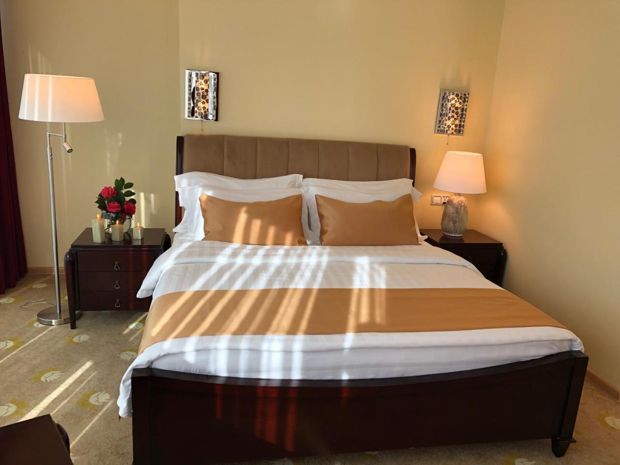 Hotel Aisi Batumi Luaran gambar