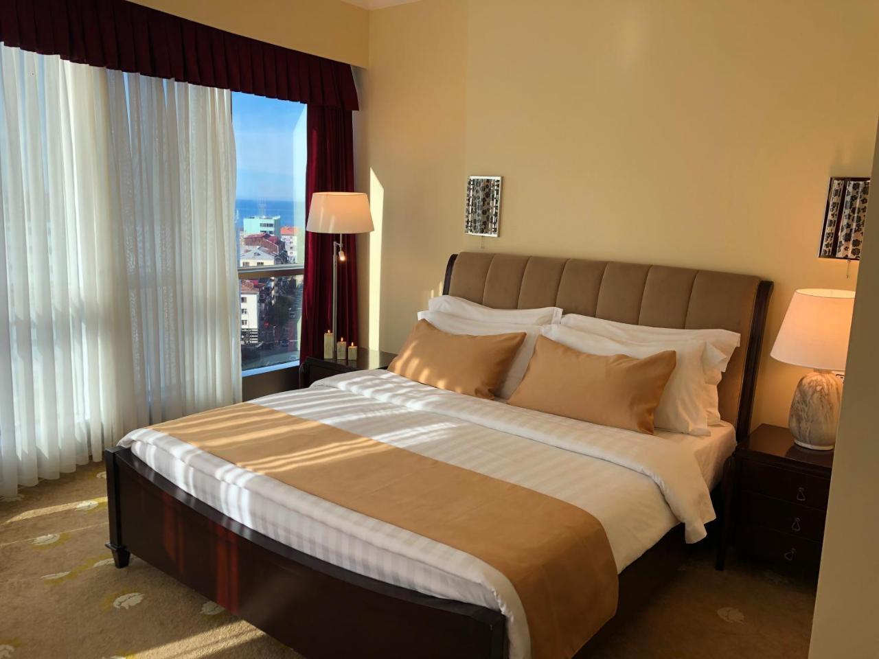 Hotel Aisi Batumi Luaran gambar