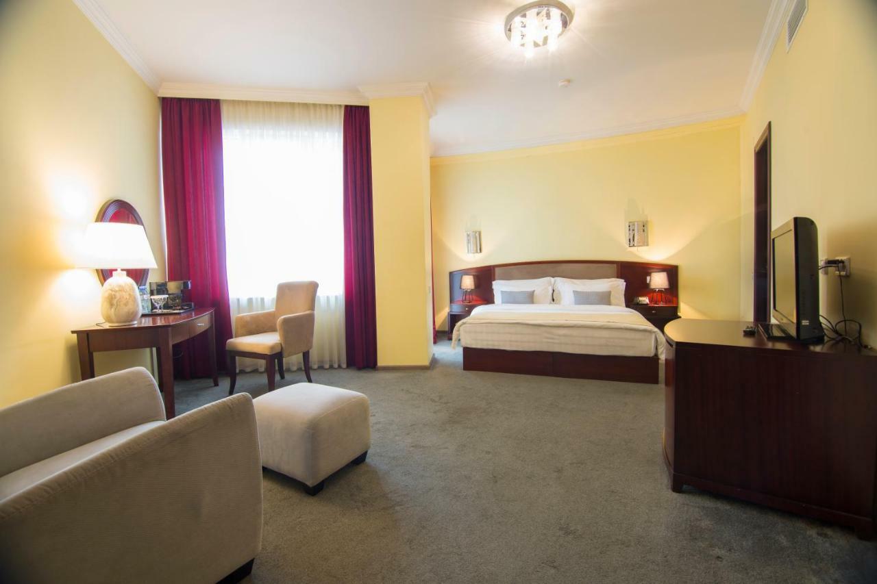 Hotel Aisi Batumi Luaran gambar
