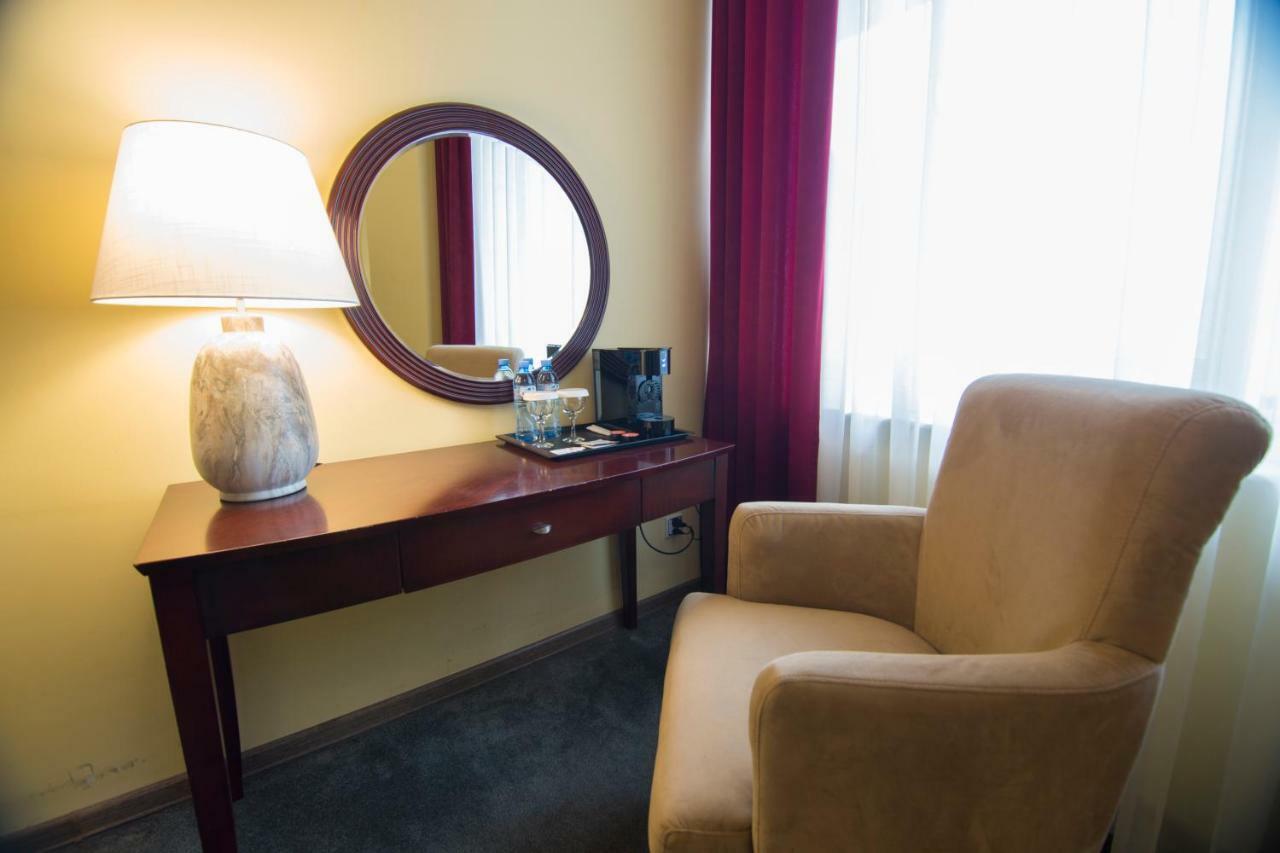 Hotel Aisi Batumi Luaran gambar