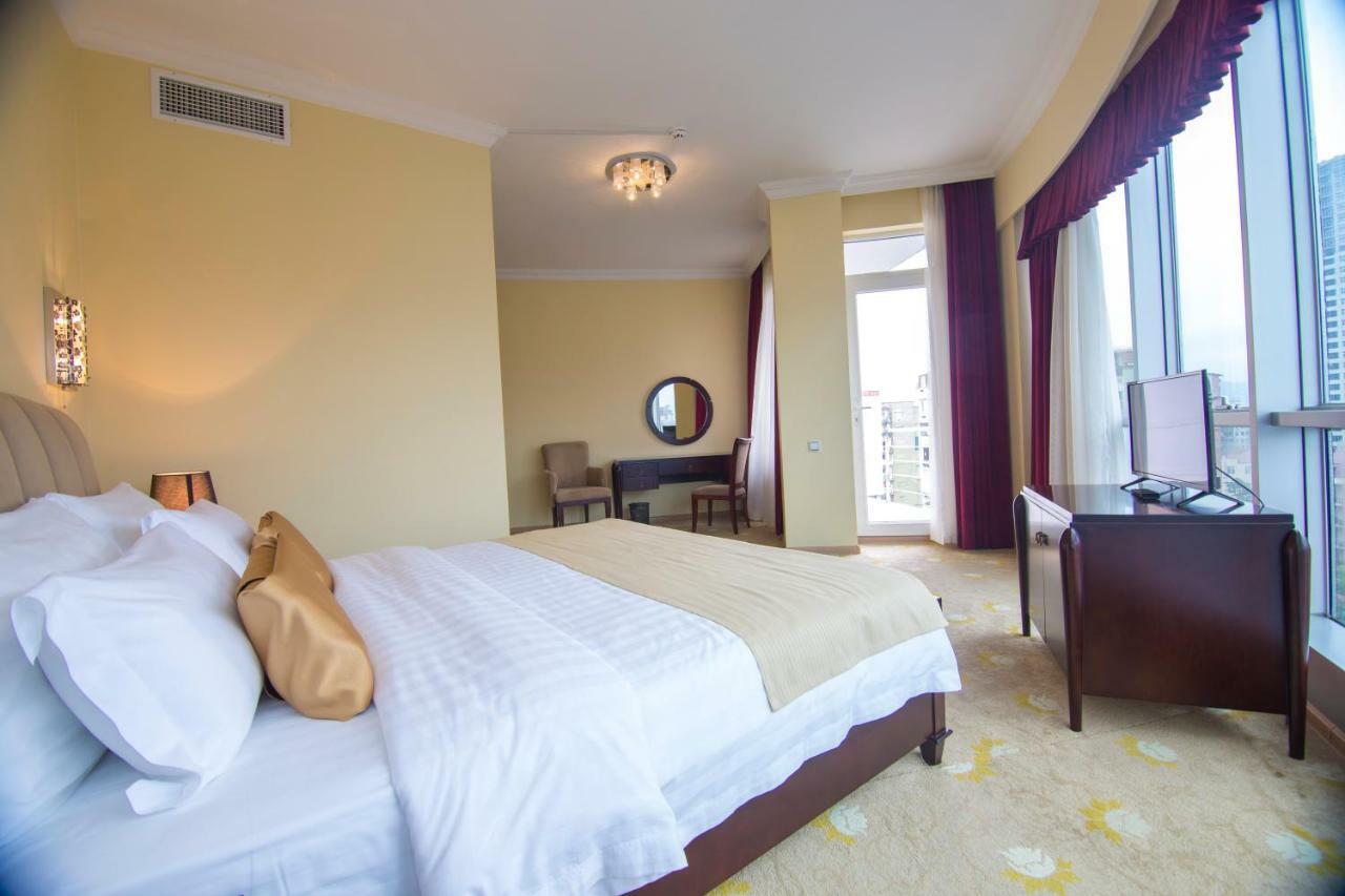 Hotel Aisi Batumi Luaran gambar