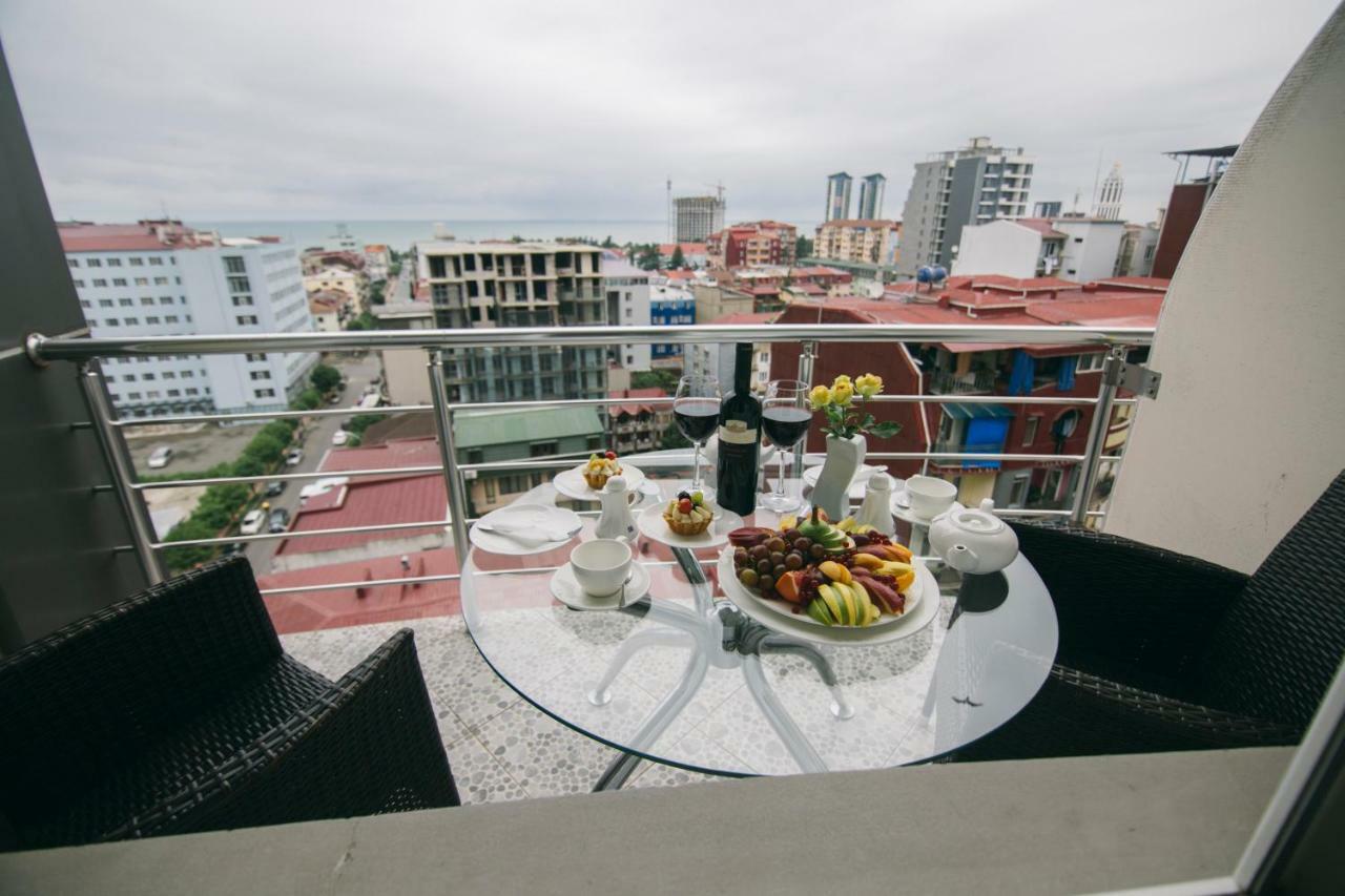 Hotel Aisi Batumi Luaran gambar